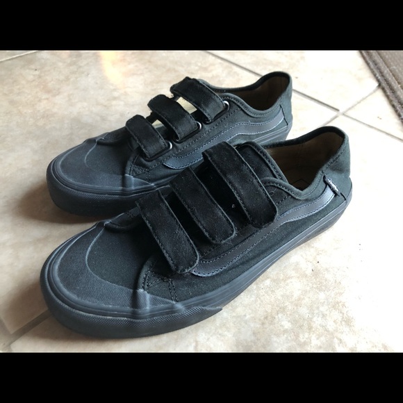 black velcro vans mens